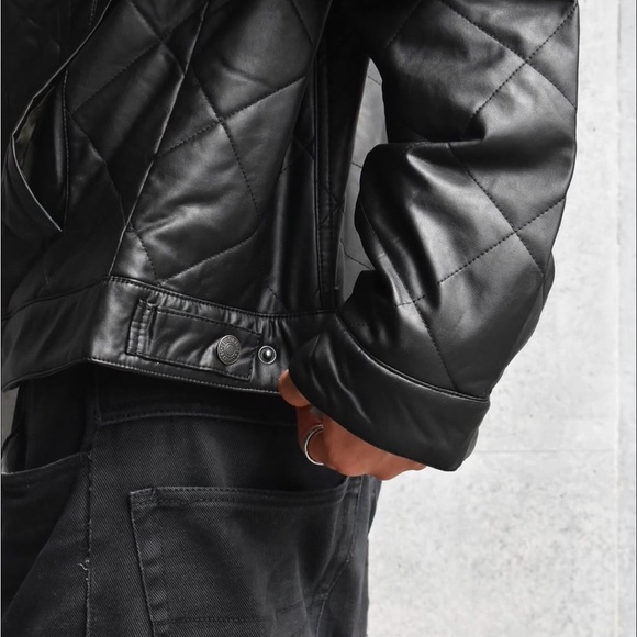 Levi's Black Quilted Shirt Jacket - Picture 5 of 9